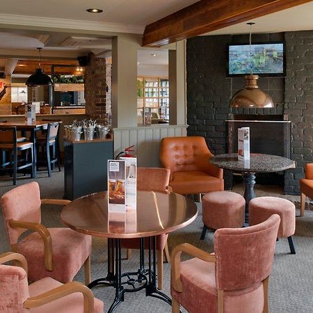 Premier Inn Фроум Экстерьер фото
