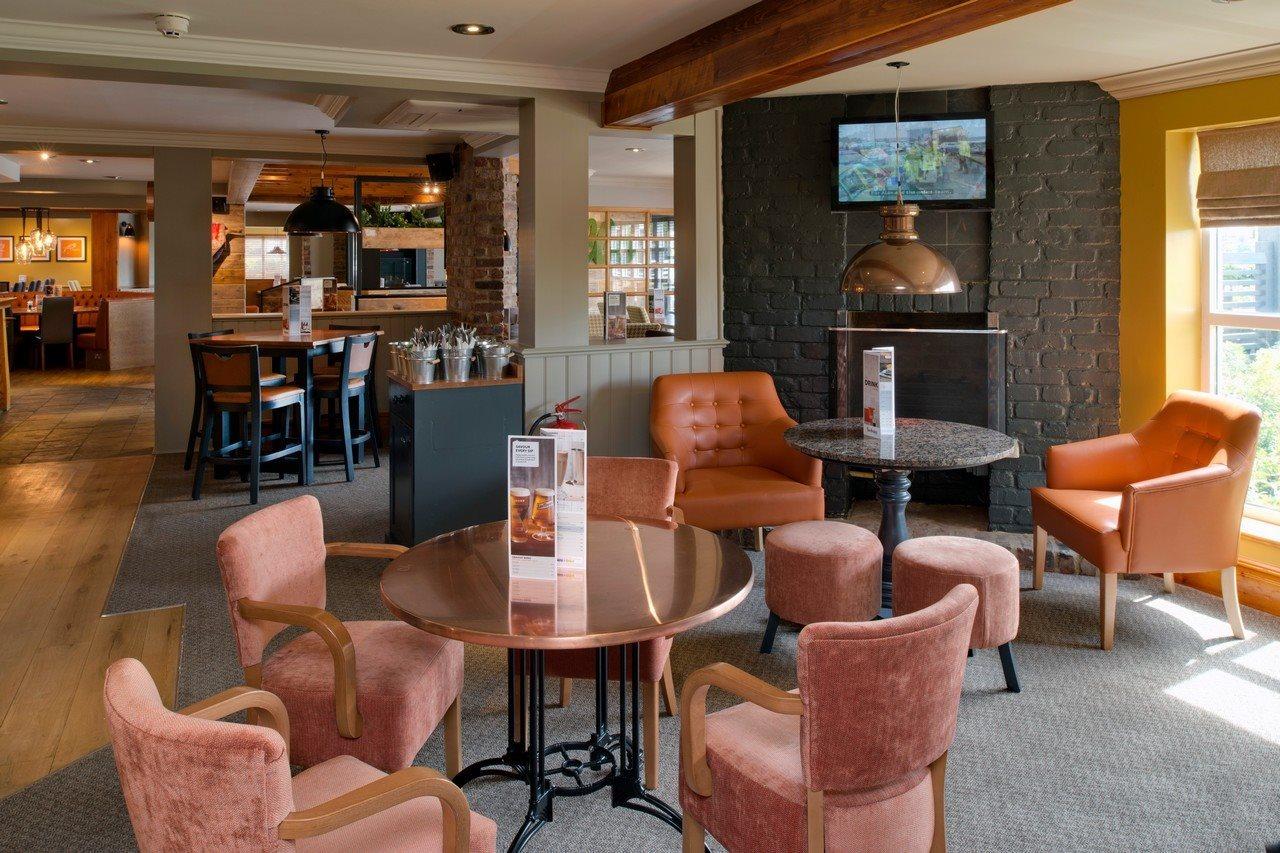 Premier Inn Фроум Экстерьер фото