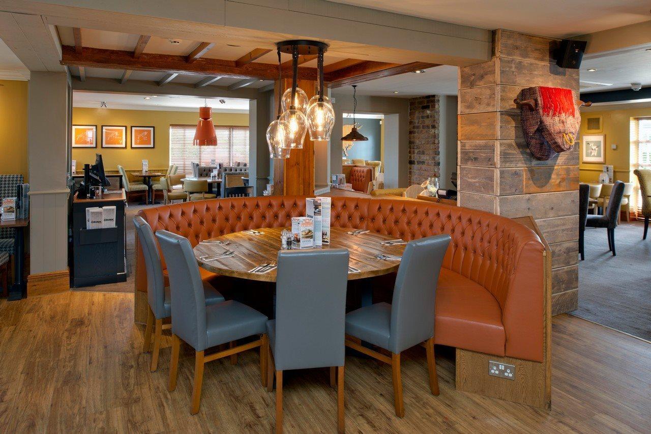 Premier Inn Фроум Экстерьер фото