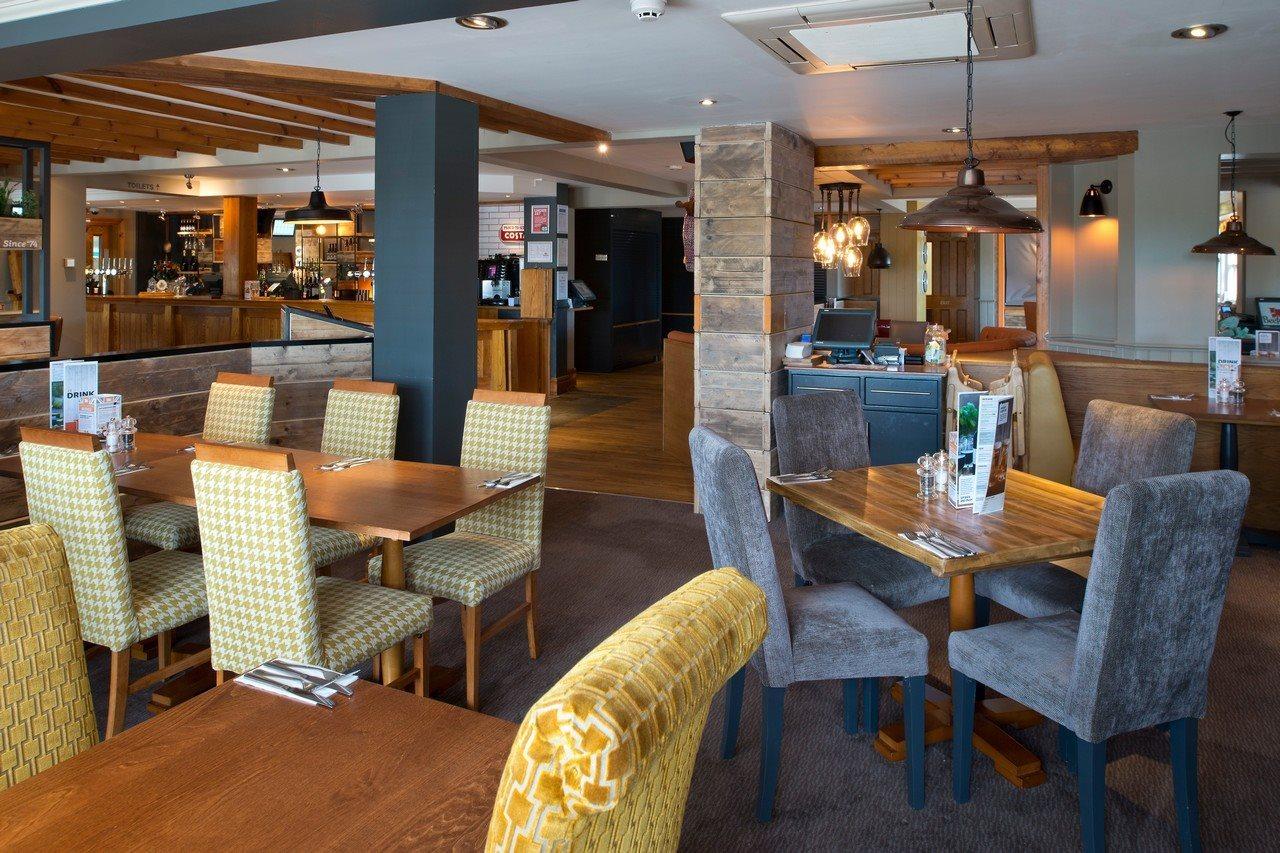 Premier Inn Фроум Экстерьер фото
