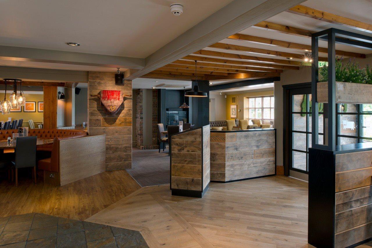 Premier Inn Фроум Экстерьер фото