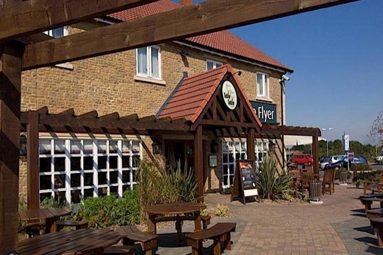 Premier Inn Фроум Экстерьер фото