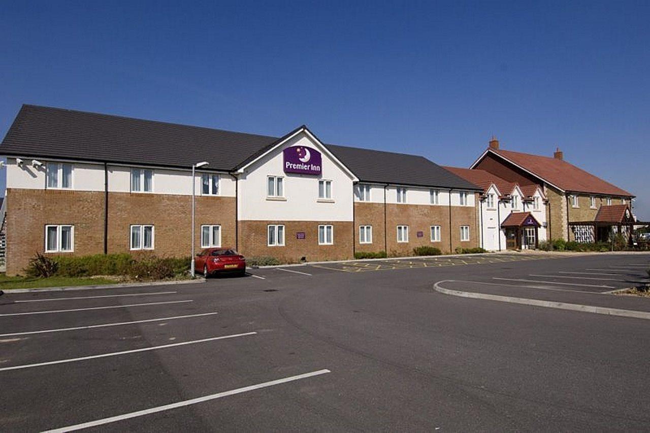 Premier Inn Фроум Экстерьер фото